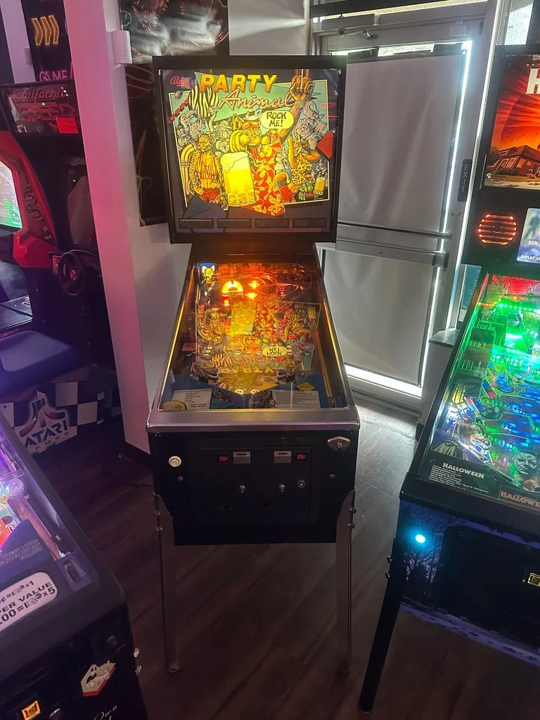 Bally Party Animal Pinball Machine — image 1