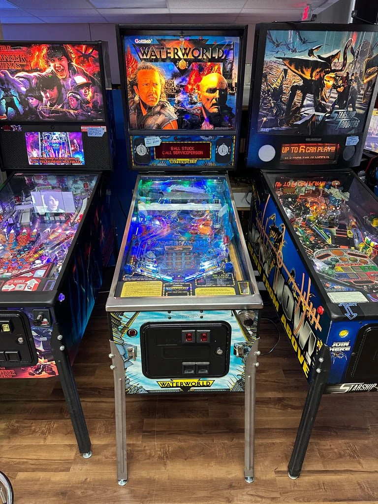 Gottlieb Waterworld Pinball Machine — image 1