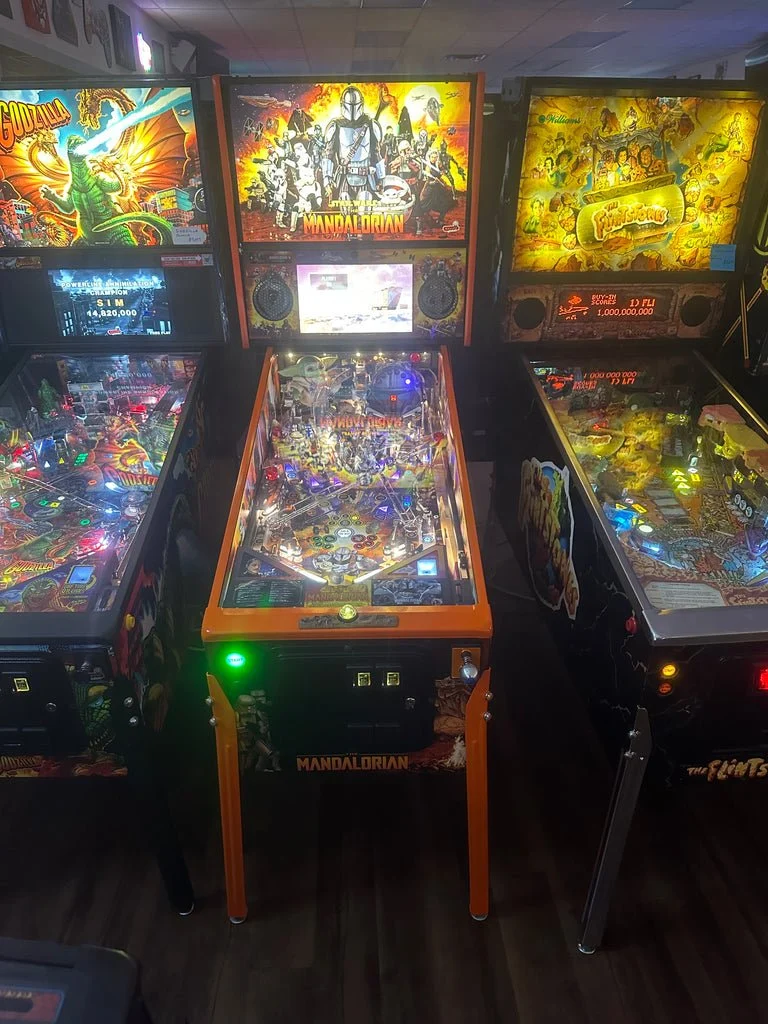 Stern Pinball LOADED The Mandalorian Premium Pinball Machine — image 1