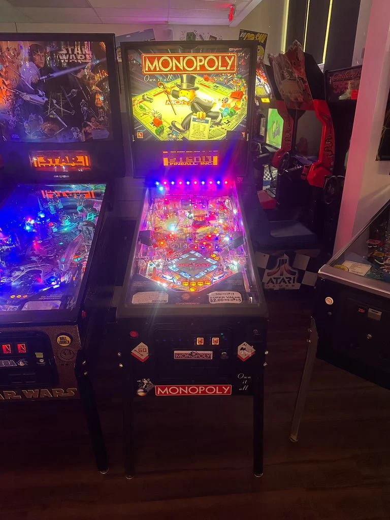 Stern Pinball Monopoly Pinball Machine — image 1